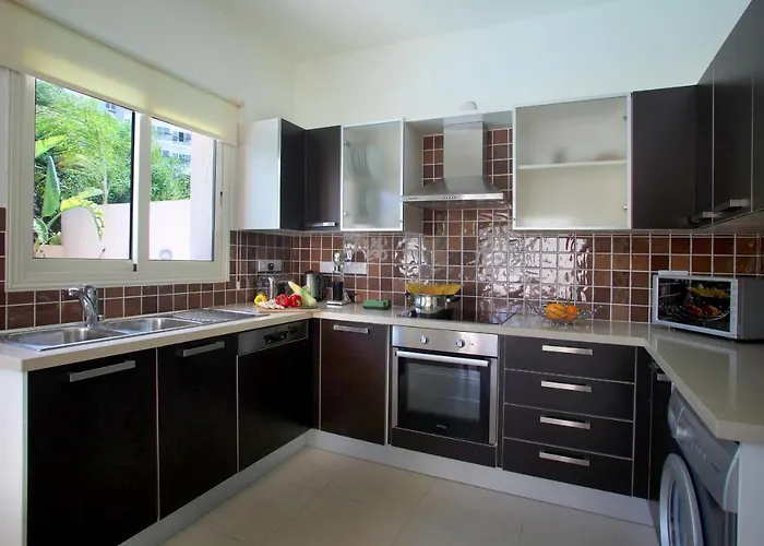 Michelle 9 فيلة بروتاراس